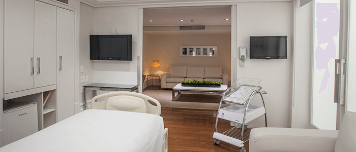 Quarto tipo apartamento com recepção no Hospital Pro Matre